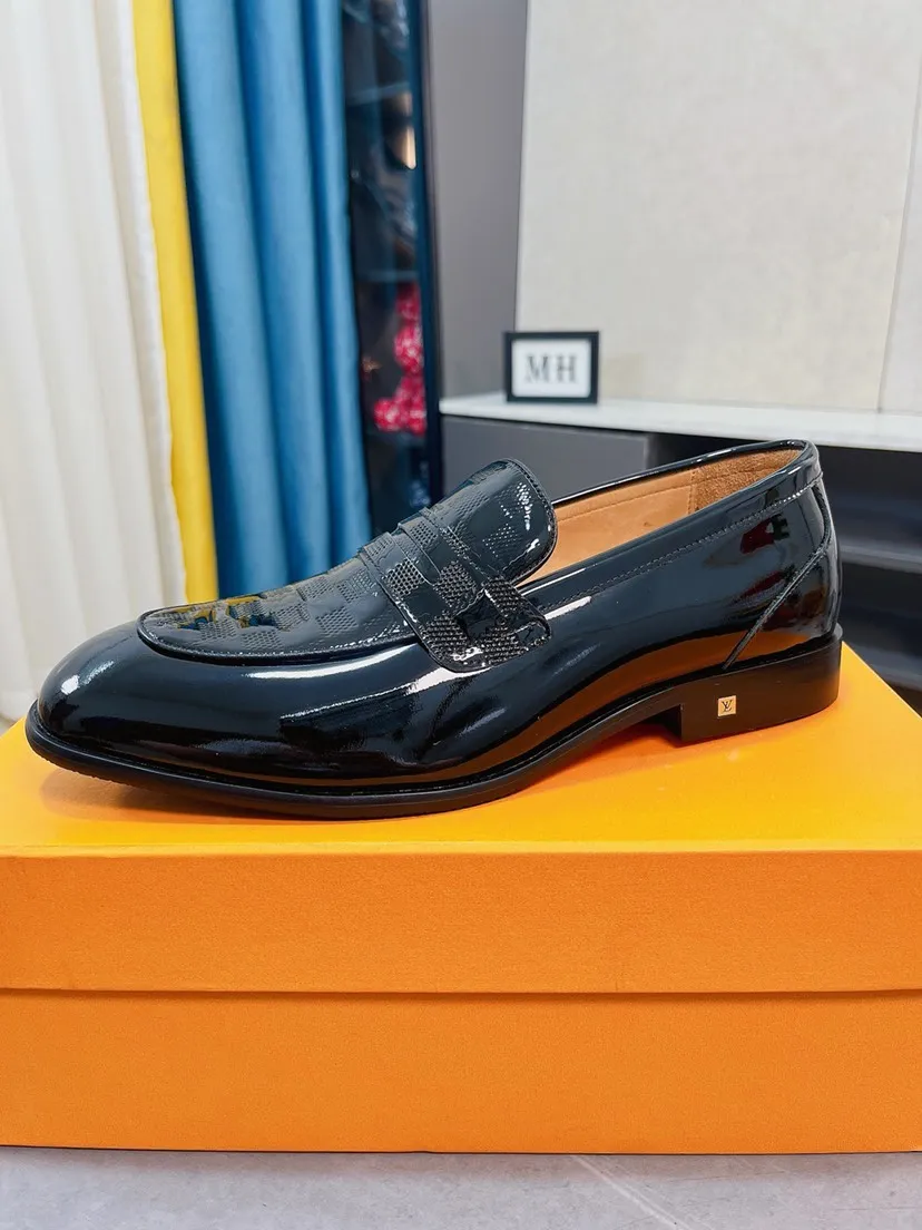 Men's Men's Shoes 💰480🌹🌹《Lv》The latest and most popular casual business leather shoes, top brands [Seduce] Luxury ~ Purchasing, [Strong] The uppers are made of imported patent leather with printed original material ➕ Genuine leather lining (•) fine workmanship. The original stylish and stylish soft rubber wear-resistant and non-slip outsole is light and comfortable on the feet. The real thing looks better in real life. 38-44, 45 can be customized.